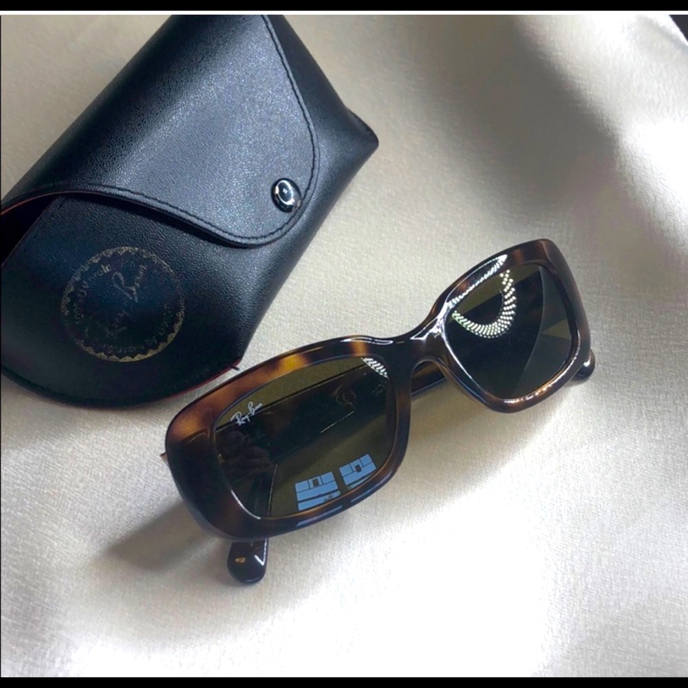 Authentic Ray-Ban 4122 tortoise sunglasses w/case